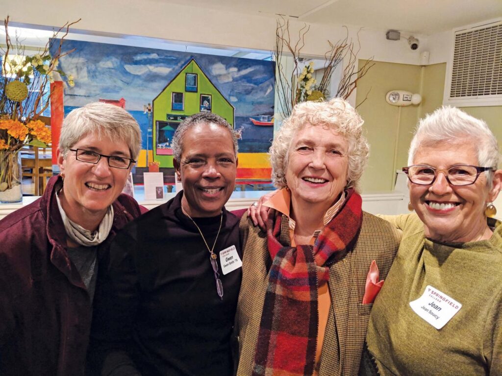 Murray at the Greenery Café owned by Amy Hale ’85 in Ogunquit, Maine,  with Laura Sacks, Gwendolyn Smith ’78, and Jean Soucy.