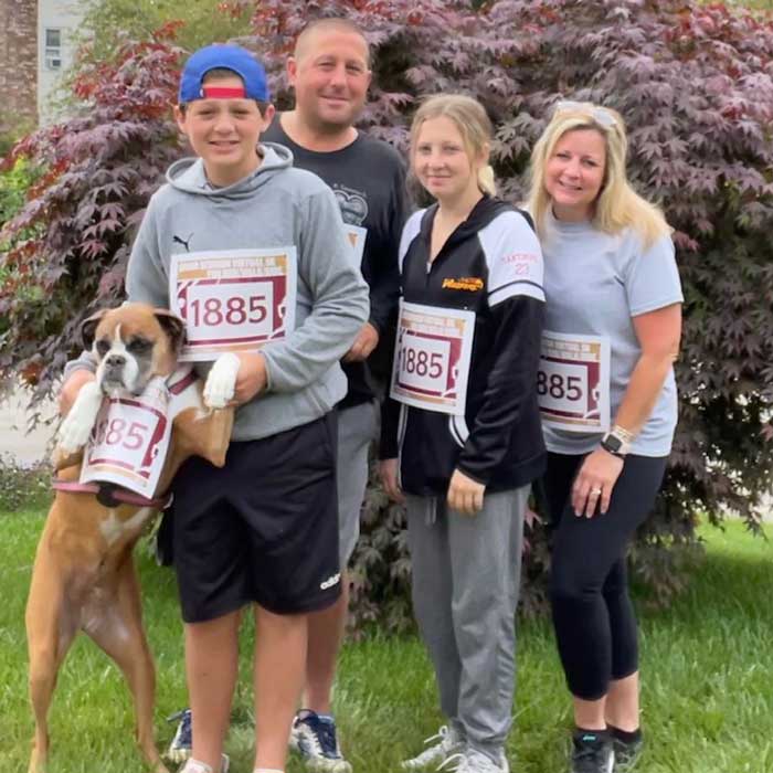 Lisa Broomfield Santimore ’00 and Family